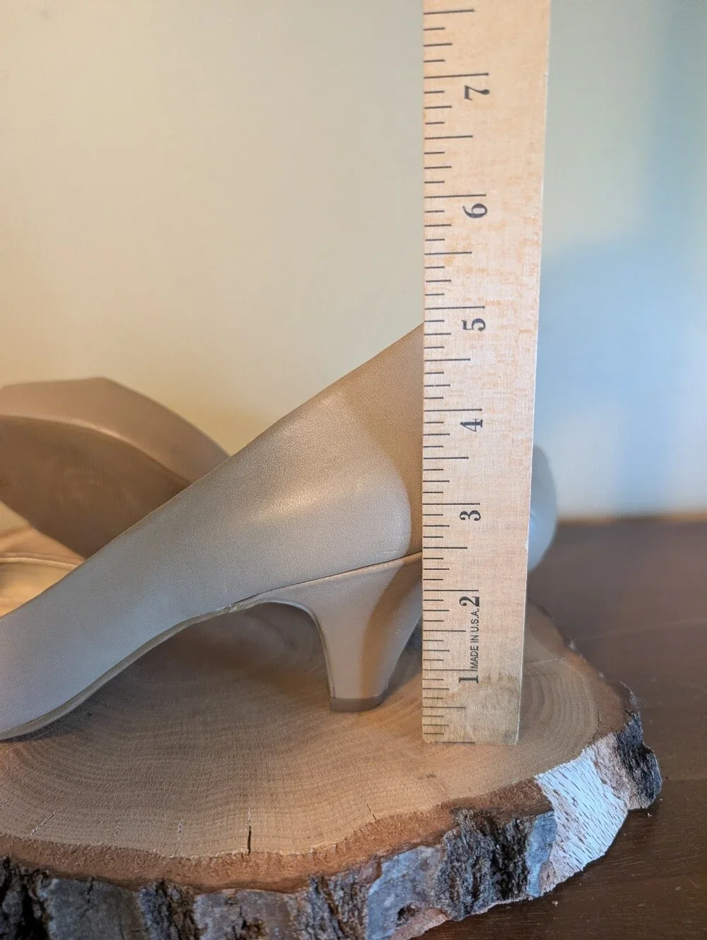 Bandolino patent leather nude pumps peep toe size 9